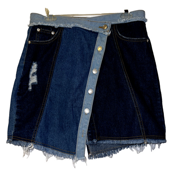 Signature 8 Dresses & Skirts - SIGNATURE 8 Skirt Women's Sz L Large 2-tone Blue Denim Button Tab Slant Closure